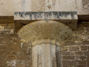 Duomo, particolare: colonna dorica incastonata nell'architettura successiva