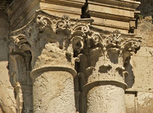 Piazza Duomo - capitelli erosi