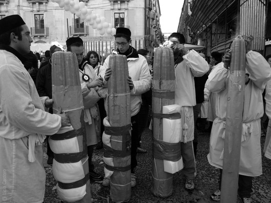 Devoti di Sant' Agata con ceri